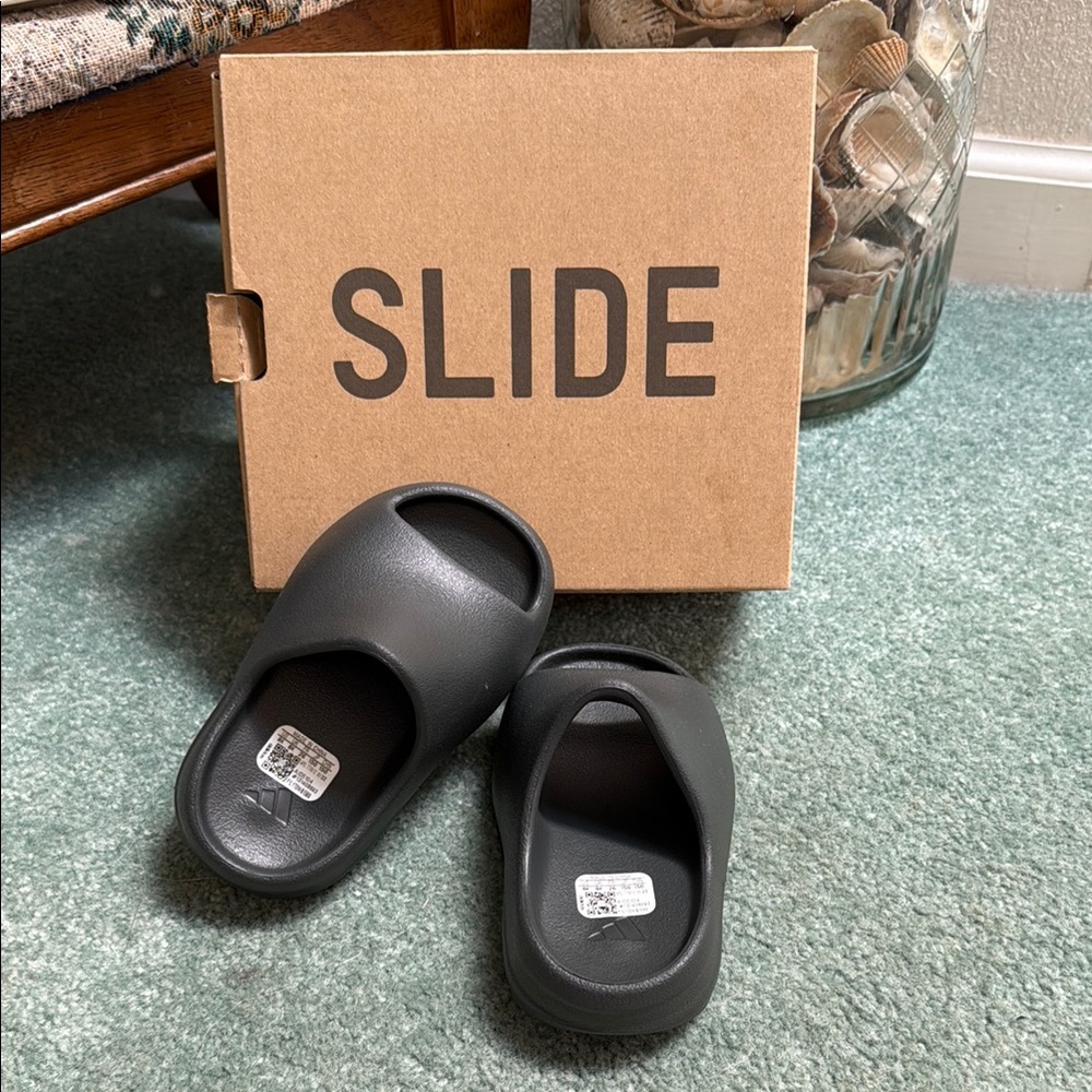 Adidas Black Slide Sandals Minimalist Design
